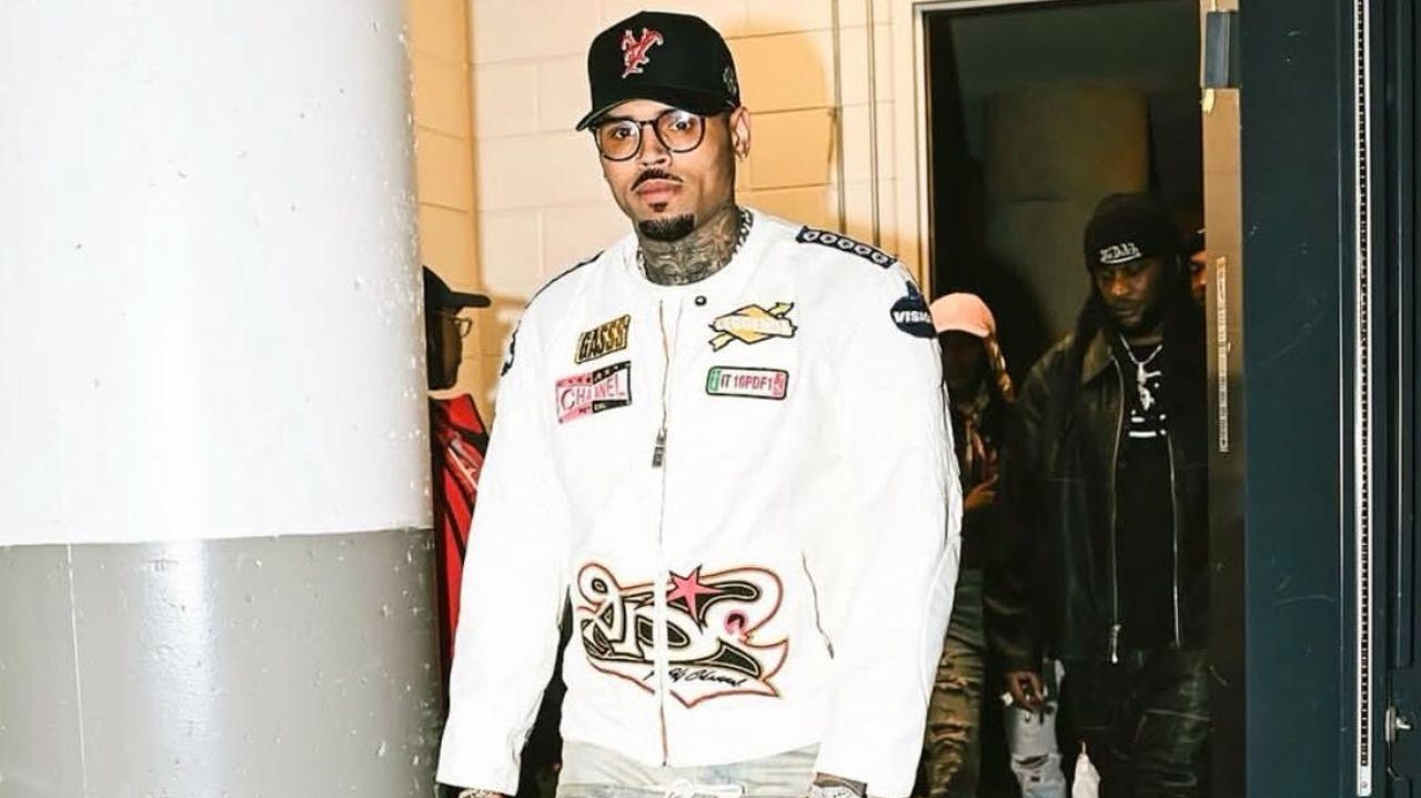 Chris Brown é liberado após pagar fiança por acusação de agressão