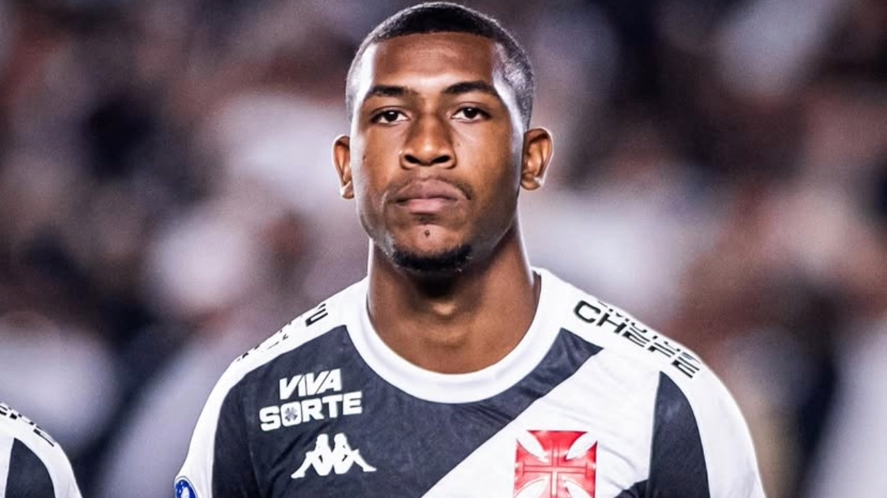 Rayan se consolida no Vasco e se torna peça fundamental no projeto de Fernando Diniz