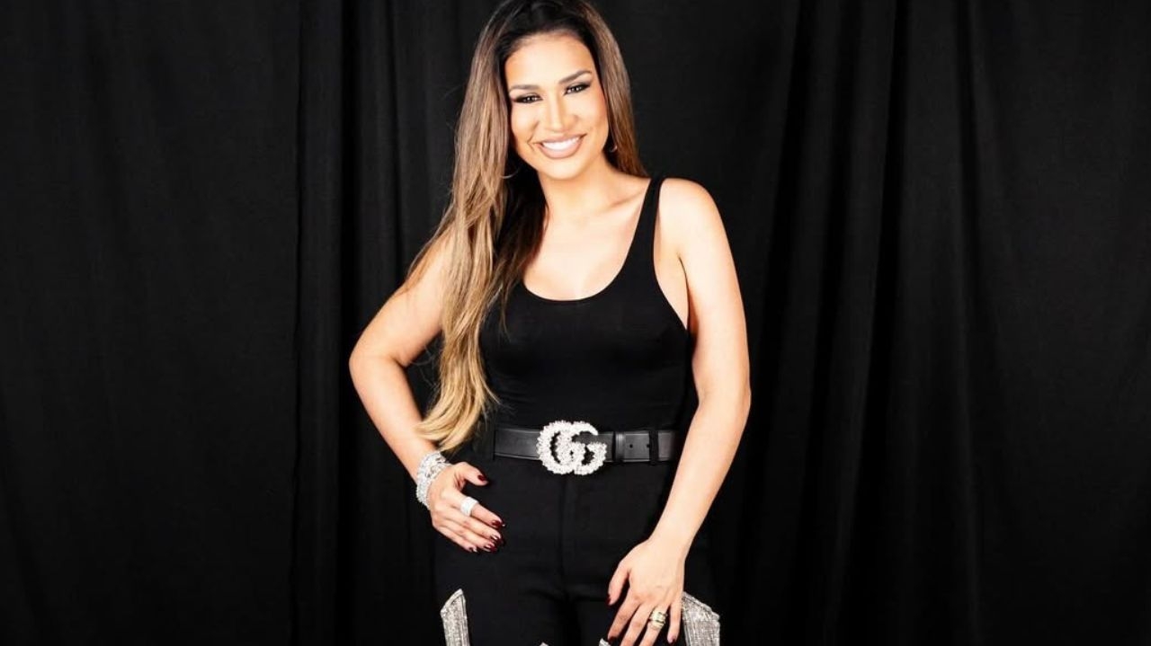 Simone Mendes se emociona ao realizar show com problemas na voz