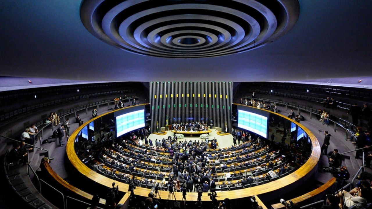 Câmara dos Deputados acelera tramitação de projeto que equipara crime organizado ao terrorismo