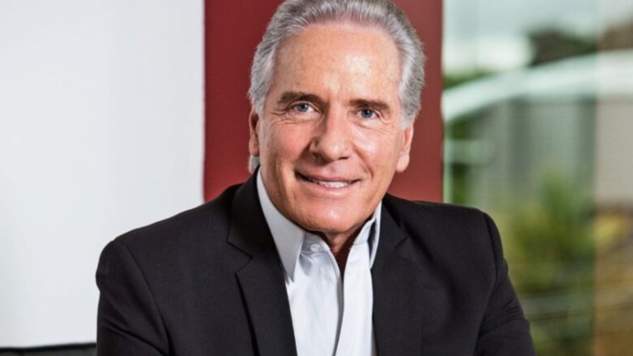 Roberto Justus brinca sobre seus 5 casamentos: eu gosto de casar