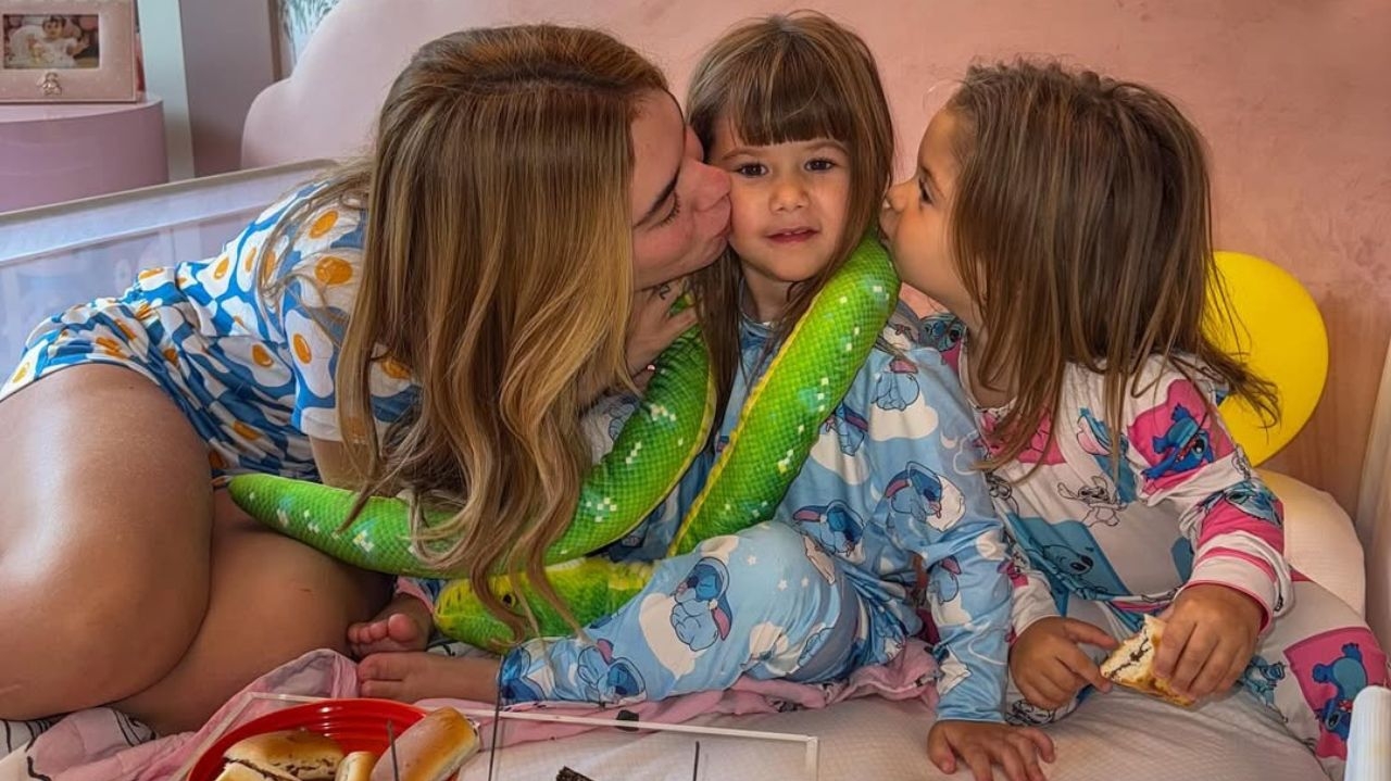 Maria Alice, filha do ex-casal Zé Felipe e Virginia, celebra aniversário com cinema