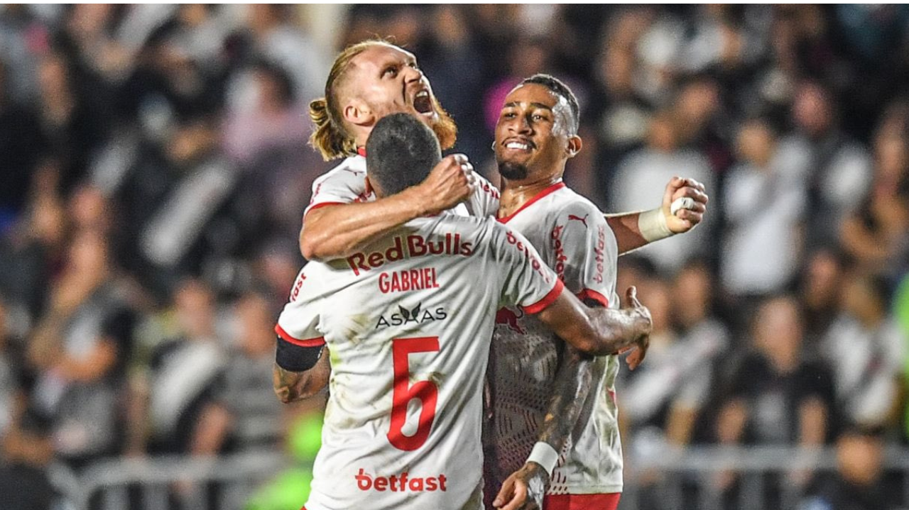 Bragantino vence o Vasco em São Januário e dorme na liderança do Brasileirão