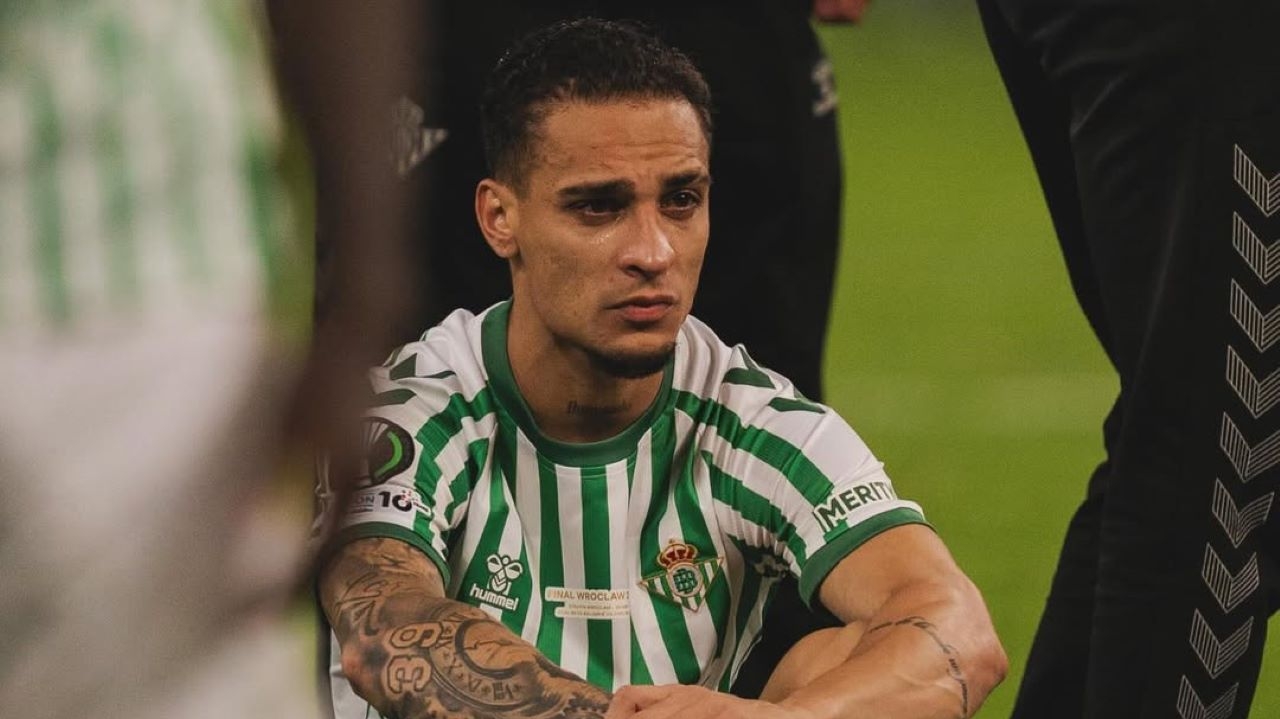 Manchester United negocia empréstimo de Antony com o Bayer Leverkusen