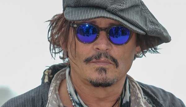 Johnny Depp diz que pode interpretar Jack Sparrow em festas infantis