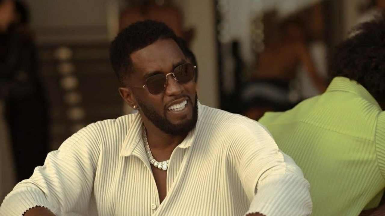 Julgamento de Diddy é interrompido por protesto inflamado dentro do tribunal