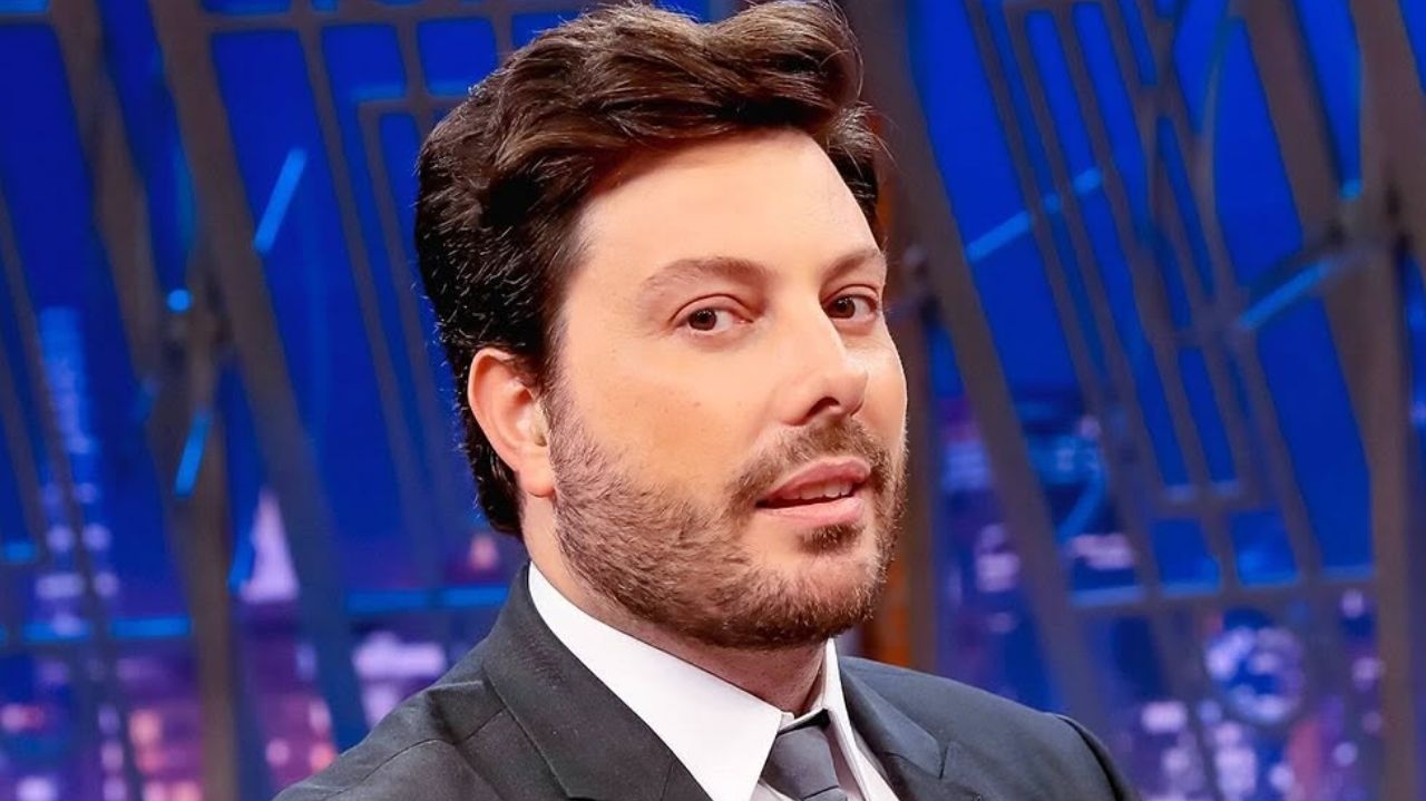 Danilo Gentili se pronuncia em defesa de Leo Lins e diz: “humor não comete crimes”