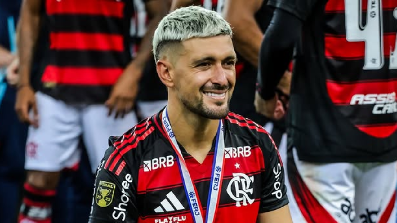 Arrascaeta reafirma compromisso com o Flamengo em meio a rumores de transferência