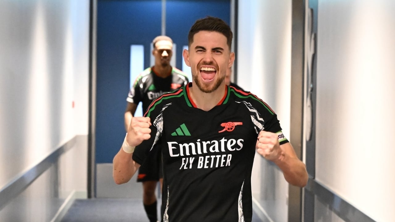 Jorginho chega ao Brasil para fechar com o Flamengo por três anos