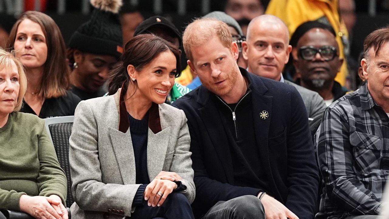 Harry e Meghan consideraram alterar seus sobrenomes após atrasos com passaportes