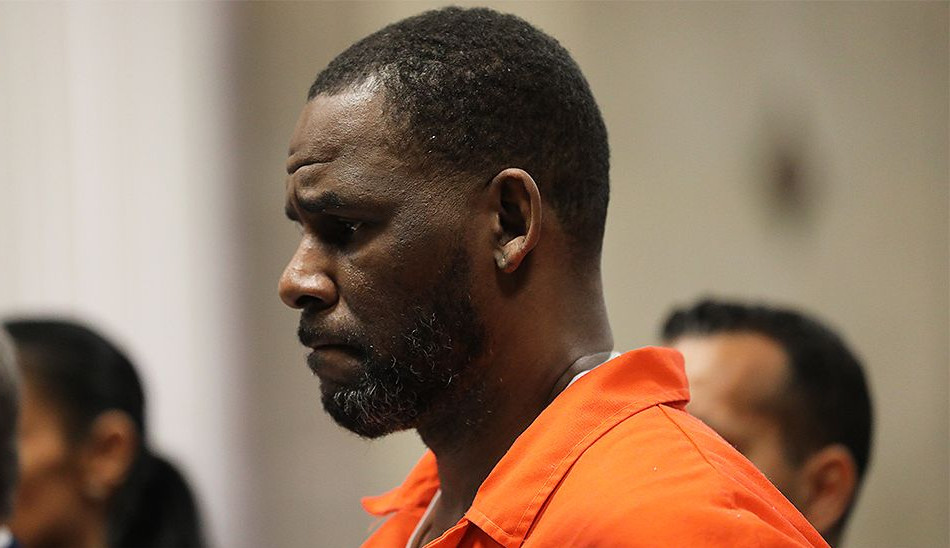 Rapper R. Kelly é acusado de tráfico de mulheres