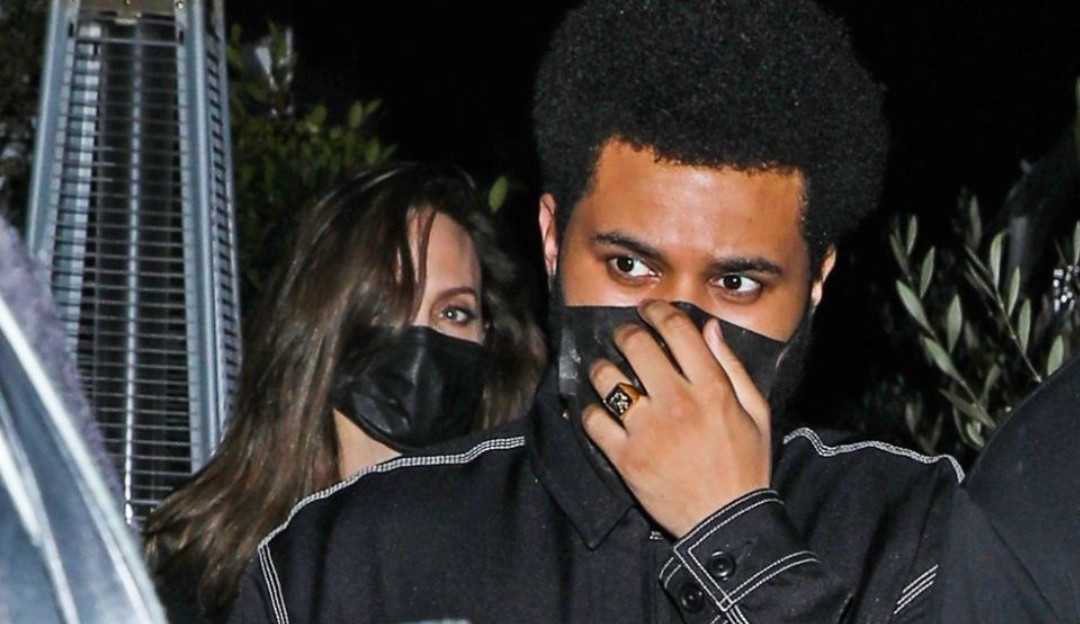 Angelina Jolie é vista em clima romântico com The Weekend