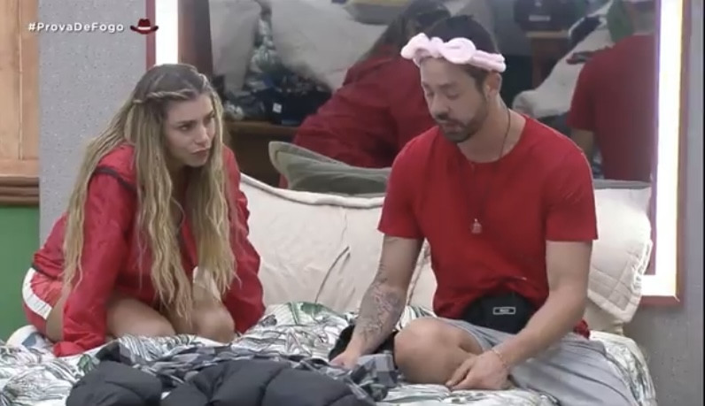 Após discussão com Tati Quebra Barraco, Rico chora em A Fazenda 13: ‘Quero a minha mãe’