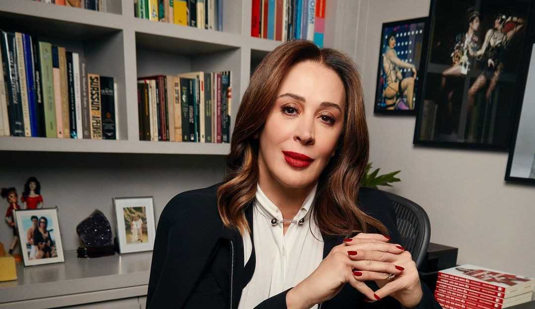 Claudia Raia conta como fugiu de affair fingindo desmaio em motel