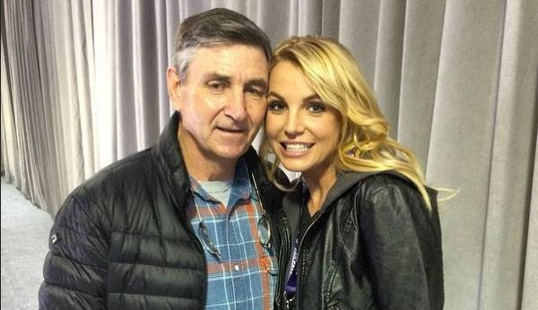 Britney Spears consegue retirar James da sua tutela