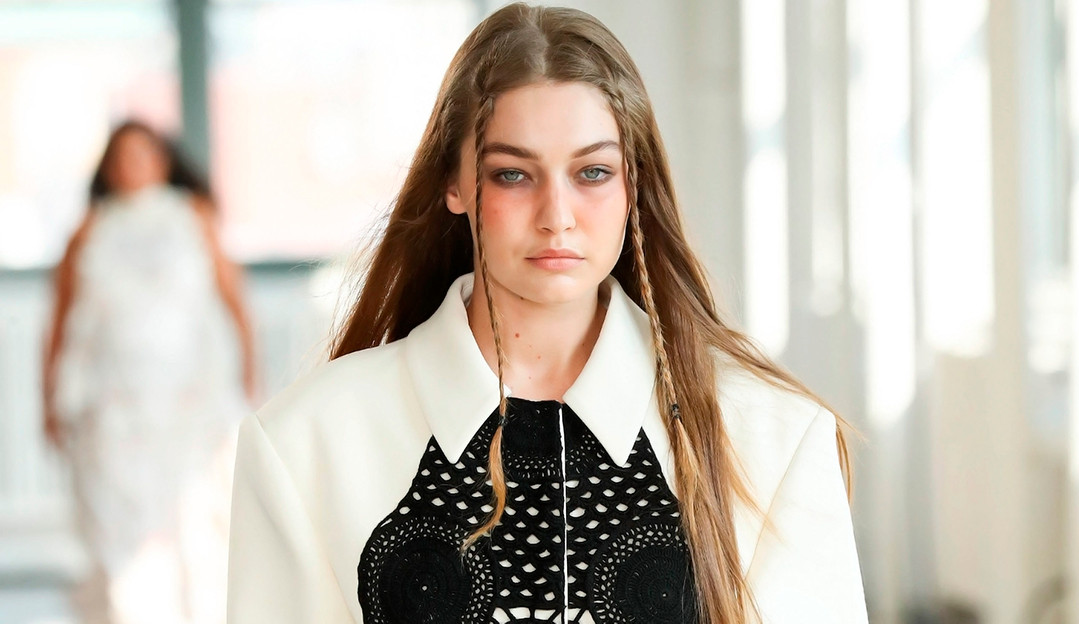 Tendências de beleza dos anos 90 que estão bombando