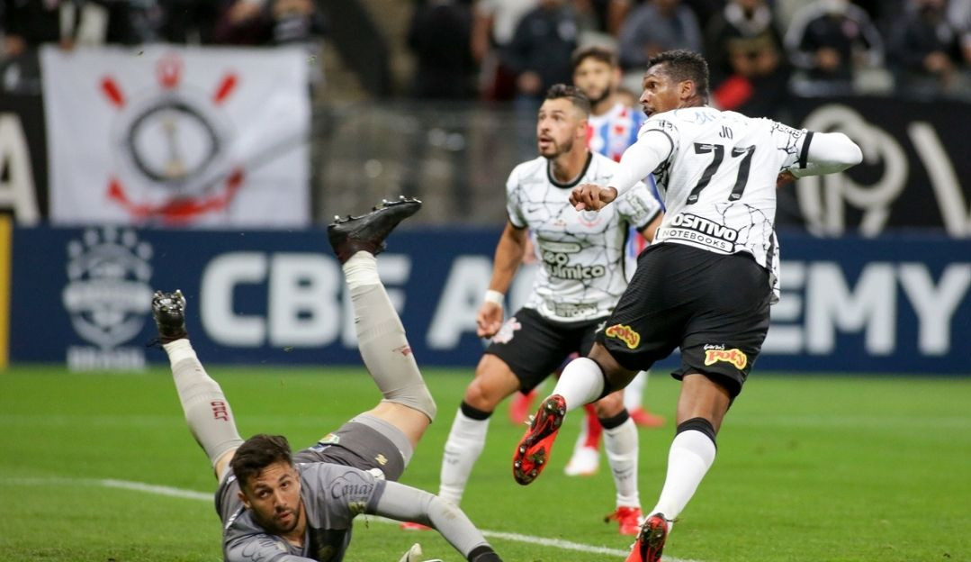 Corinthians vence o Bahia e entra na briga pela vaga na Libertadores