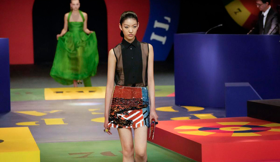 Minissaia é tendência na semana de moda de Paris