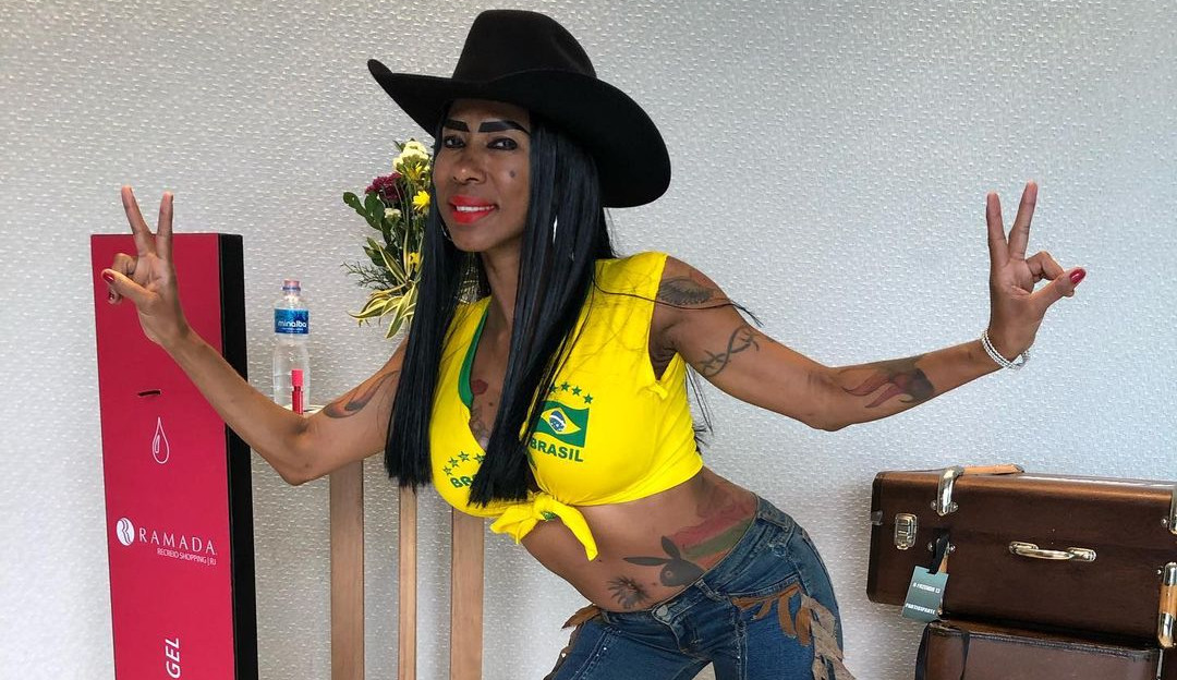 Inês Brasil conta que pensou em voltar para a prostituição