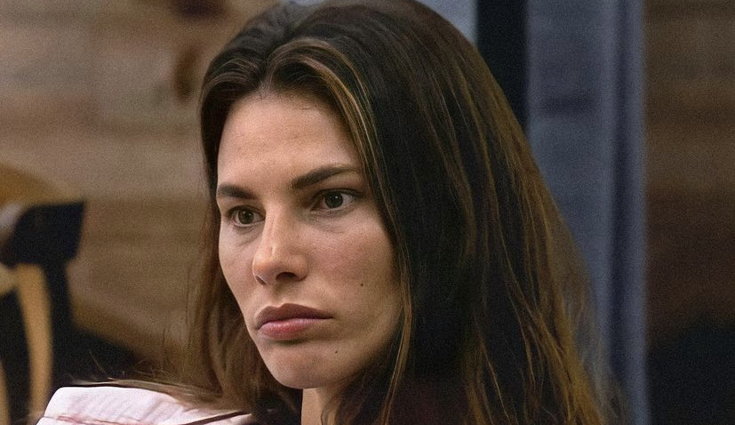 Dayane chora com os ataques dos colegas de confinamento e desabafa com Valentina em ‘A Fazenda 13’: ‘Eu não mereço isso’