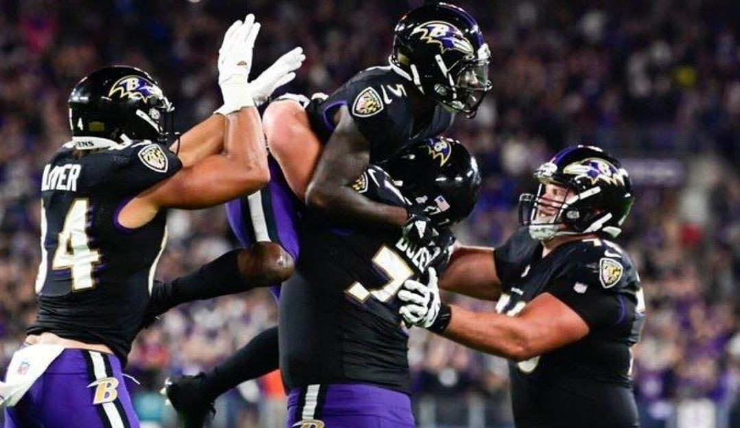 Monday Night Football: Lamar Jackson bate recorde e leva Ravens a vitória sobre Colts