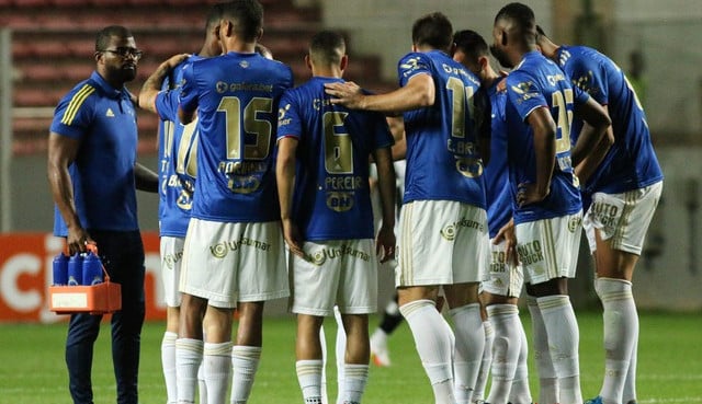 Com salários atrasados jogadores do Cruzeiro anunciam greve