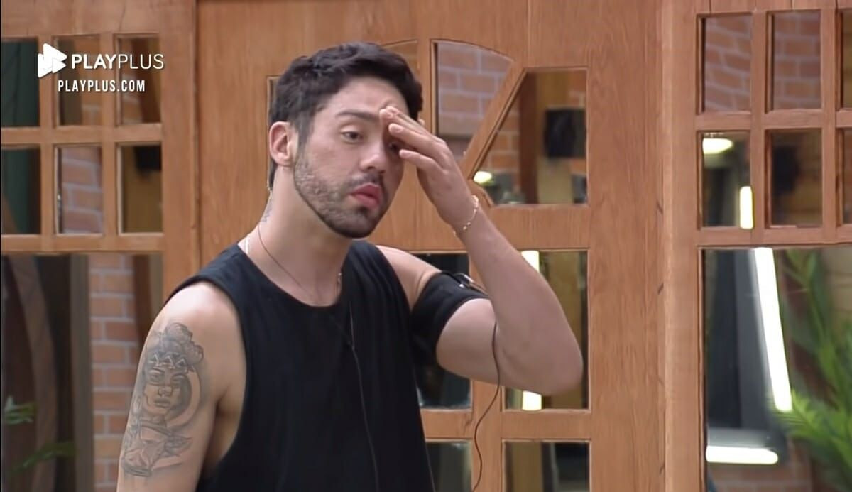 Carro de som é barrado em “/A Fazenda 13″/