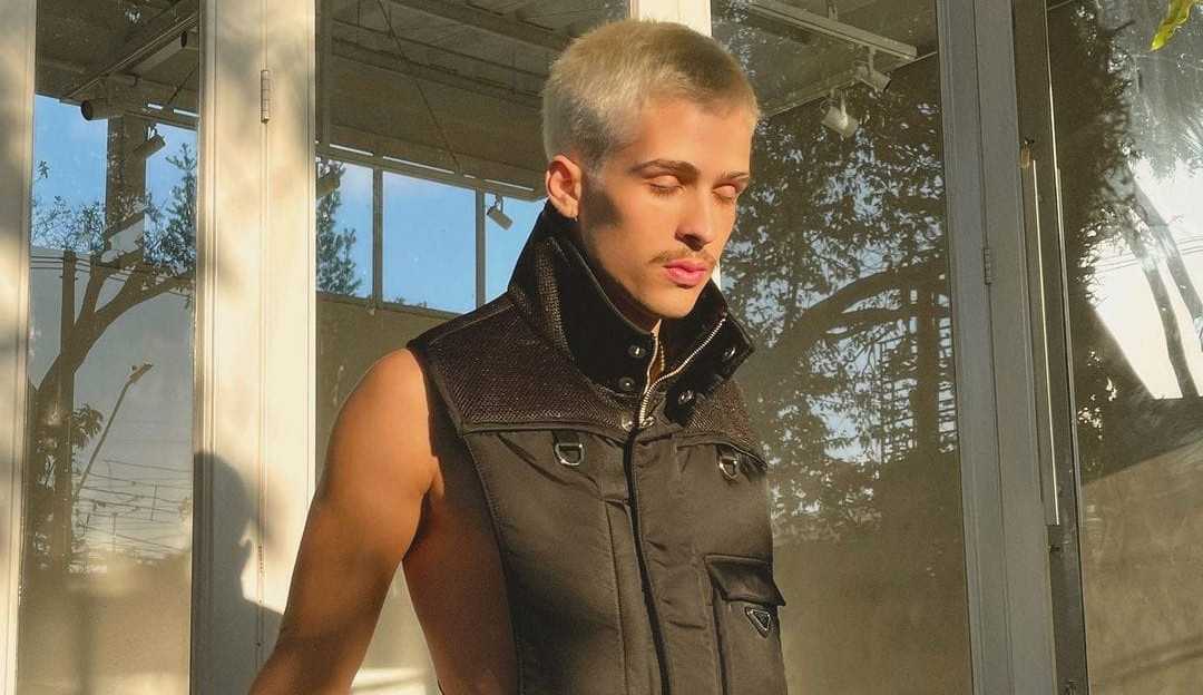 João Guilherme fala sobre seu estilo desconstruído: “/Não tem a ver com sexualidade”/