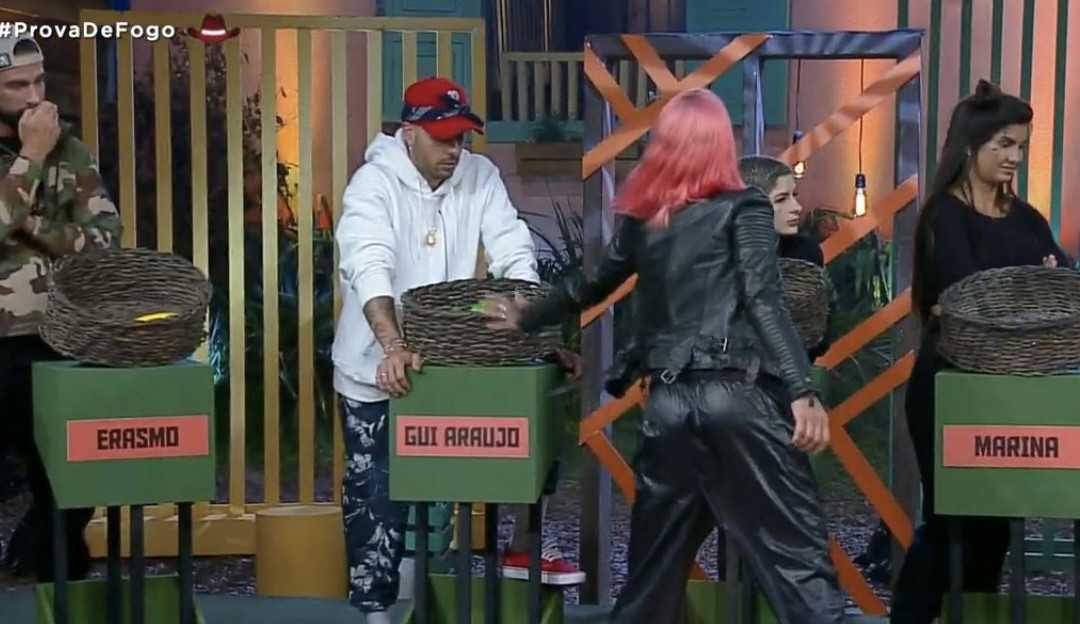 Valentina Francavilla elege Gui Araújo com todos os adjetivos durante jogo da discórdia em ‘A Fazenda 13’