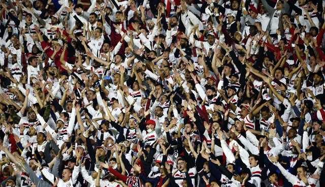 CBF autoriza torcida visitante nos estádios