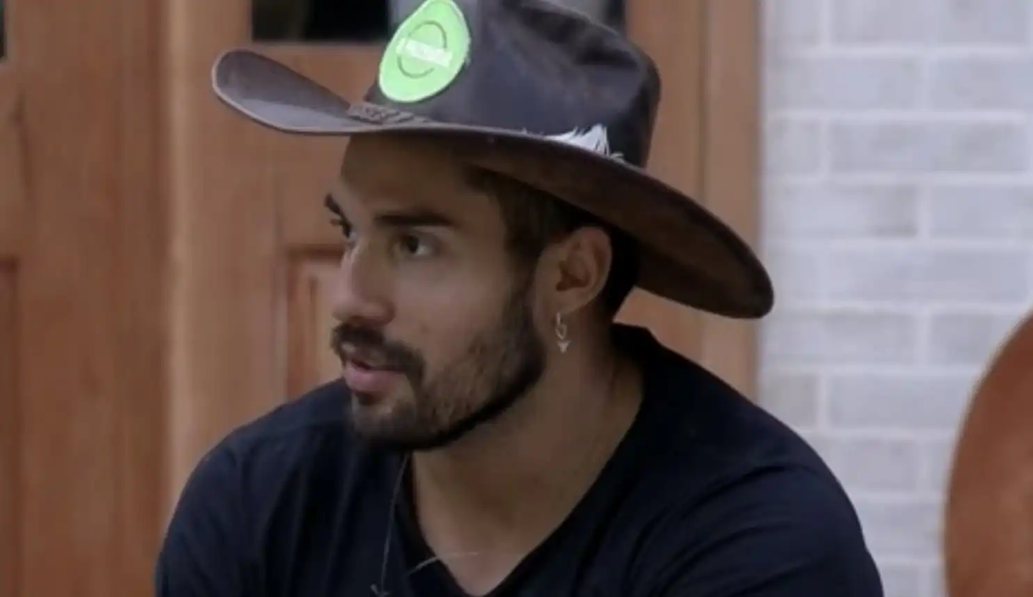 Em participação na “/Hora do Faro”/, Bil confessa que sente saudades de Lary