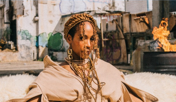 Depois do tombo e terapia, Karol Conká fala sobre o novo albúm