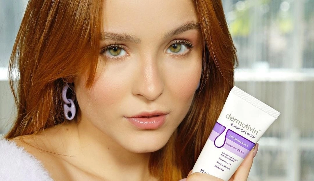 Larissa Manoela revela seus segredos para controlar a oleosidade da pele durante o verão