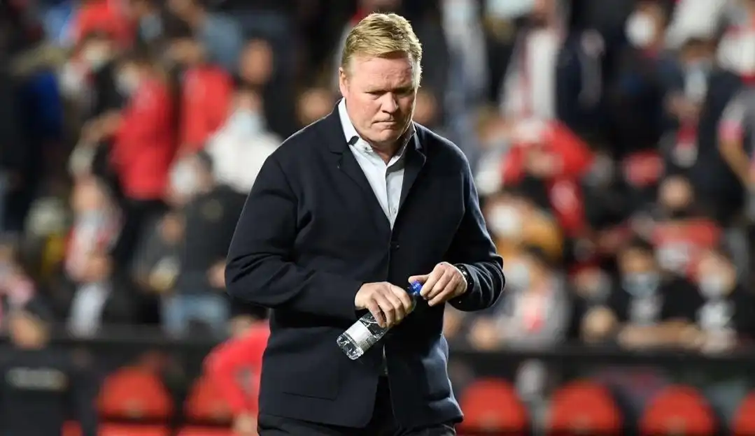 Barcelona confirma demissão do técnico Ronald Koeman