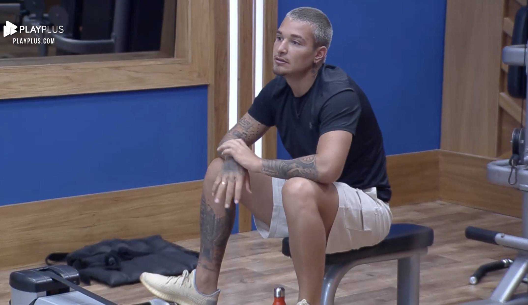 Mc Gui nota um comportamento diferente dos peões com ele após retorno da roça: ‘Nunca vi as pessoas mudarem tanto comigo’