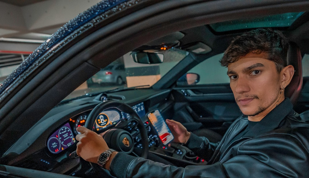 Empresário de 20 anos de idade revoluciona o marketing digital e seu curso já tem mais de 100 mil alunos