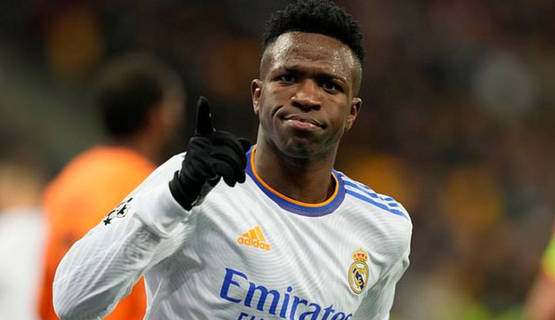 Firmino é cortado por lesão e Tite dá chance para Vini Junior