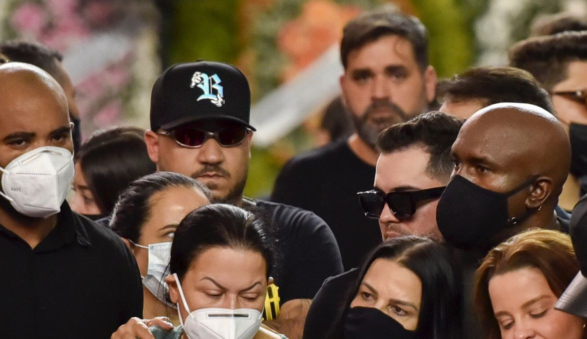 Marília Mendonça: Amigos e familiares se despedem da cantora em velório