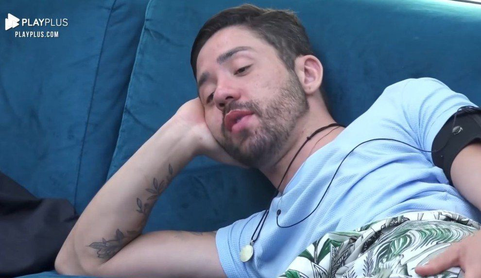Rico reclama de “/A Fazenda 13″/ e enche o BBB de elogios