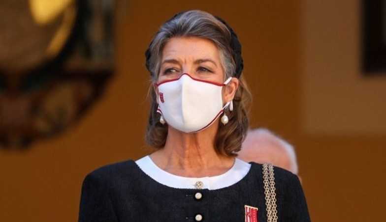 Princesa Caroline aproveita lockdown para assumir grisalho