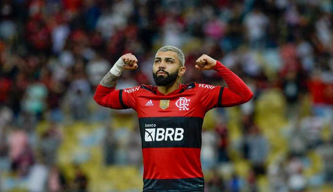 Flamengo vence o Bahia em jogo com polêmicas e 100º gol de Gabigol