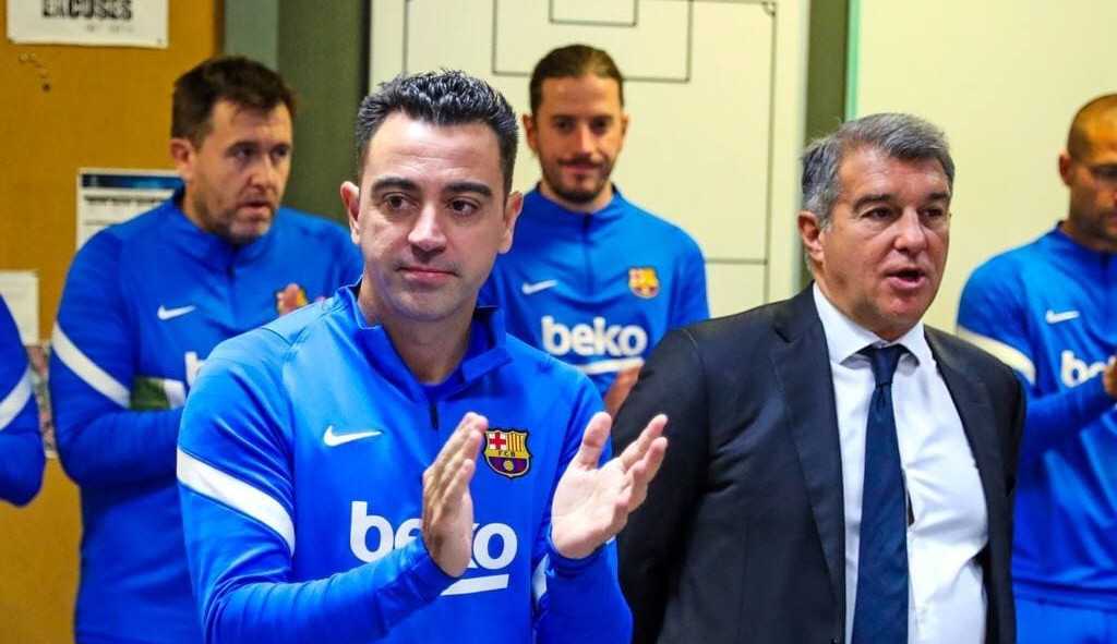 Xavi traz regras de volta ao Barcelona de sua época com Guardiola