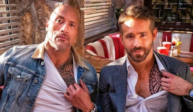 The Rock aluga outdoor para trollar seu parceiro Ryan Reynolds do filme “/Alerta Vermelho”/