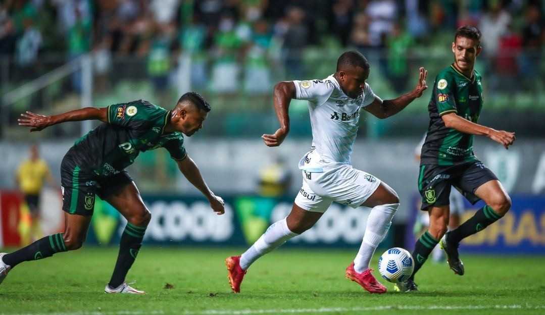 América-MG vence o Grêmio e Tricolor se aproxima do rebaixamento