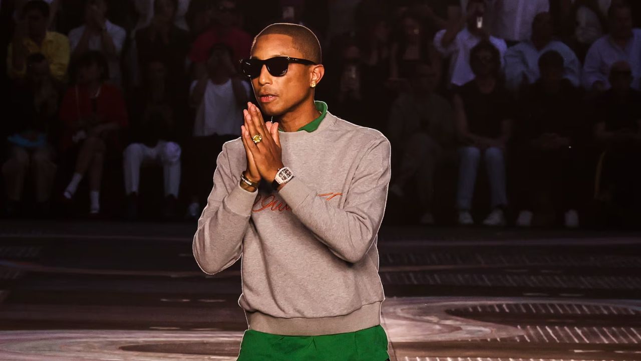 Pharrell Williams apresenta nova coleção da Louis Vuitton em Paris | Reprodução/Teresa Suarez/El Nuevo Dia