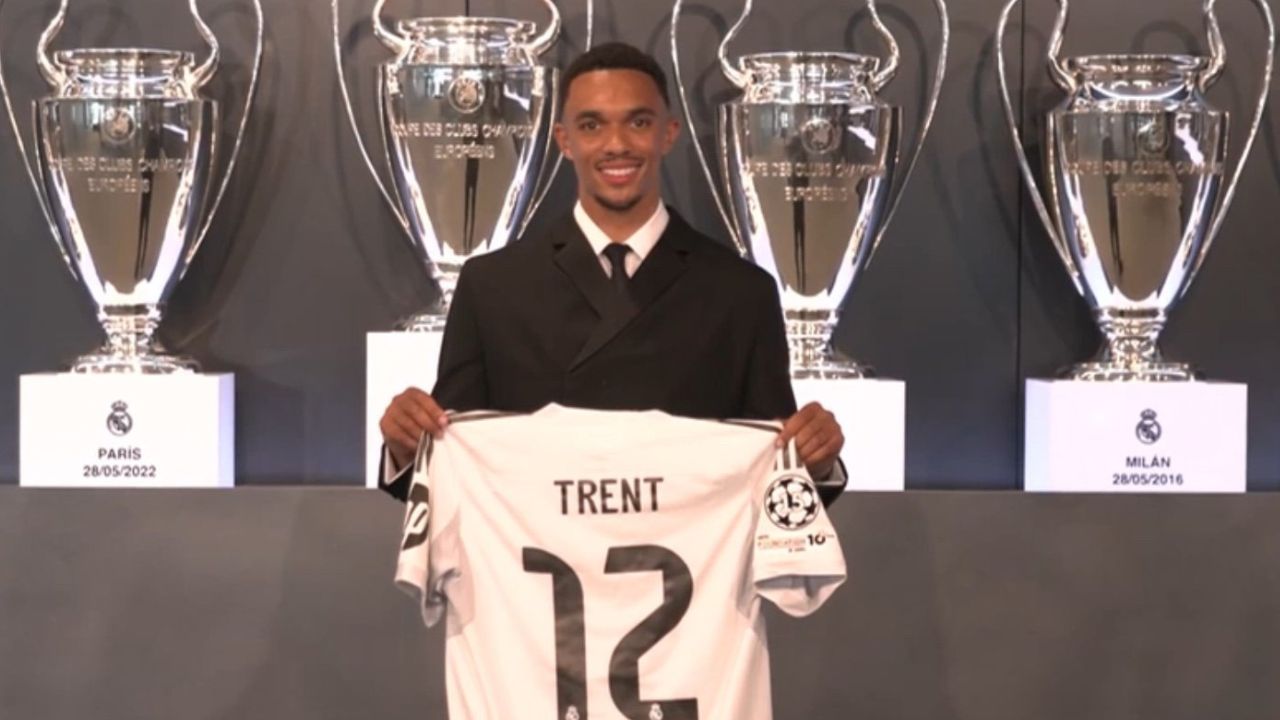 Trent sendo apresentado em frente aos títulos de Champions do Real Madrid |
Reprodução/x/@LaLigaBR
