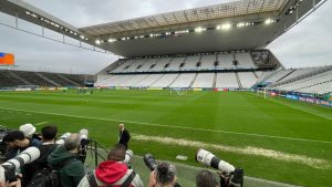 Ancelotti elogia estádio do Corinthians e destaca bom ambiente na Seleção