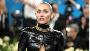 Miley Cyrus fala sobre os desafios familiares e o processo de reconstrução emocional