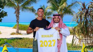 Cristiano Ronaldo renova com o Al-Nassr até 2027
