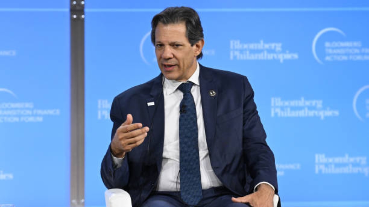 Ministro da Fazenda, Fernando Haddad, durante palestra em evento da Bloomberg | Reprodução/Bryan Bedder/Getty Images Embed